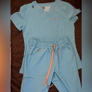 Medgear scrub set bright blue!
